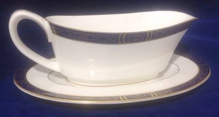 Mountbatten Cobalt Blue (Platinum Trim) Gravy Boat & Underplate
