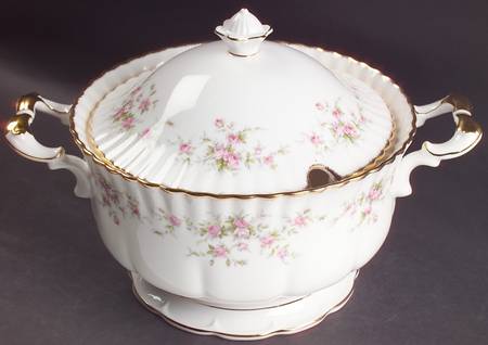 Victoriana Rose (Montrose Shape) Tureen &  Lid