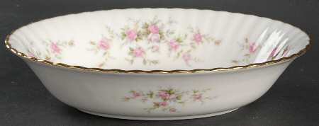 Victoriana Rose (Montrose Shape) 9" Oval Vegetable Bowl