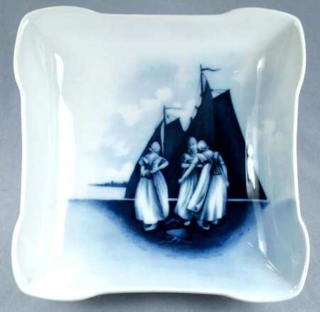 Old Dutch (No Trim) 7" Square Vegetable Bowl