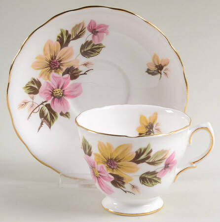 8218 Footed Cup & Saucer Set