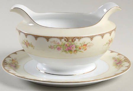 Lincoln Gravy Boat with Attached Underplate