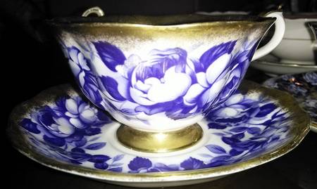 Treasure Chest Series Footed Cup & Saucer Set