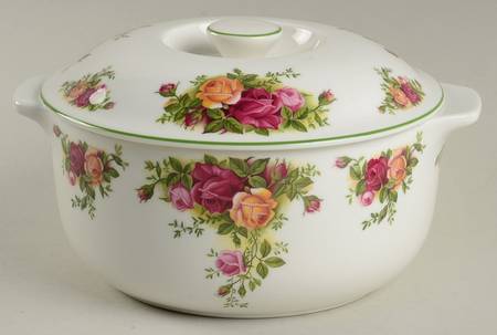 Old Country Roses White (Green Trim) 1.5 Qt Round Covered Casserole