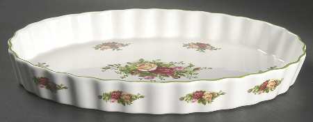 Old Country Roses White (Green Trim) 12'' Oval Baker