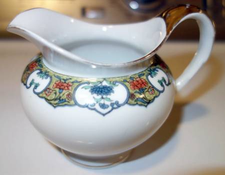 ROB208 Creamer