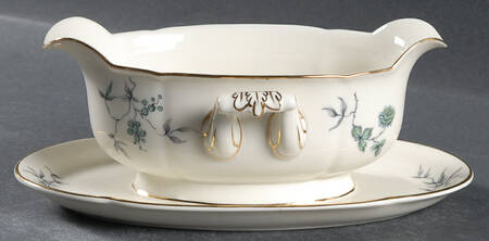 ROB209 Gravy Boat with Attached Underplate