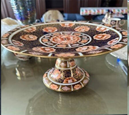 919 9" Diameter Pedestal Cake Stand