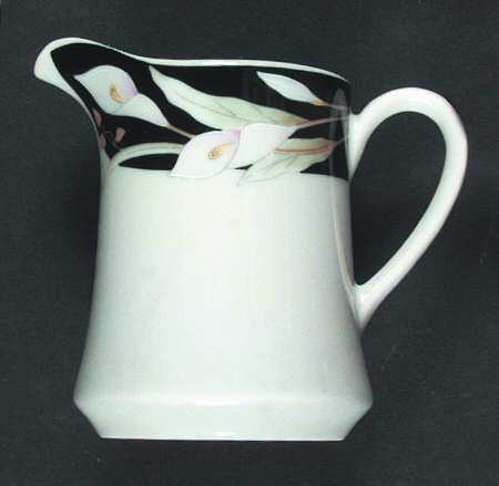 Symphony Black Creamer