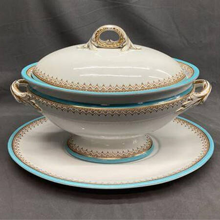 8966 Oval Tureen & Lid with Underplate