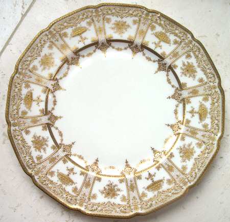 H622 by Royal Doulton