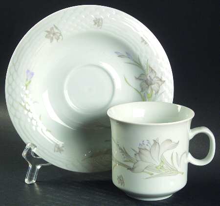 Daffodil (Extra Small Flowers) Flat Cup & Saucer Set