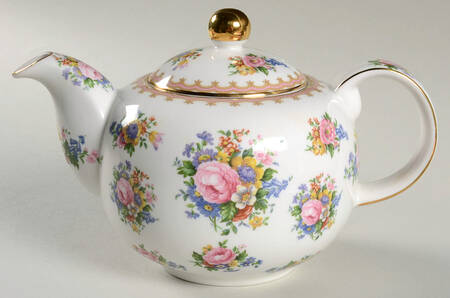 Lady Carlyle (Classic Collection) Teapot & Lid by Royal Albert