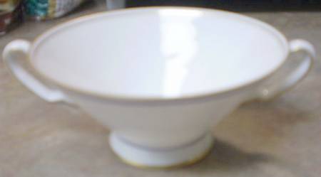 ROT164 Footed Cream Soup Bowl