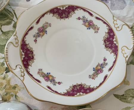 677 Handled Cake Plate