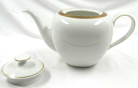 3379 Teapot & Lid