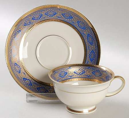 1975 Footed Demitasse Cup & Saucer Set