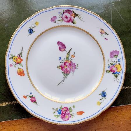 A La Reine Version 2 Salad Plate