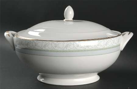 Etienne (Gold Trim) Tureen &  Lid