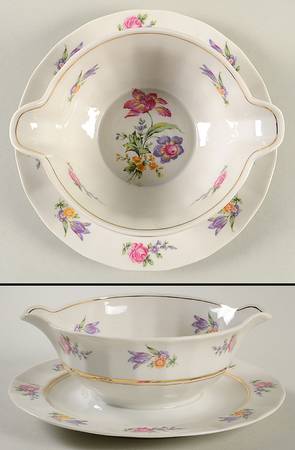 RYD17 Gravy Boat with Attached Underplate
