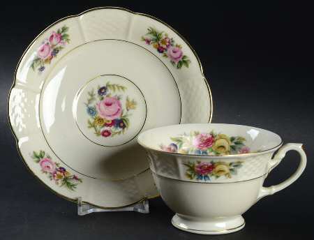 2691 Footed Cup & Saucer Set