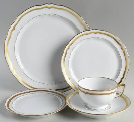 Marie Antoinette Gold on White 5 Piece Place Setting