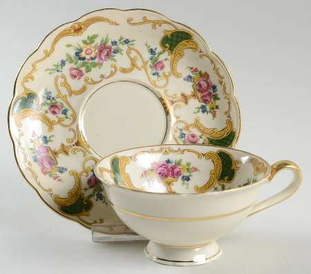 ROB215 Footed Cup & Saucer Set