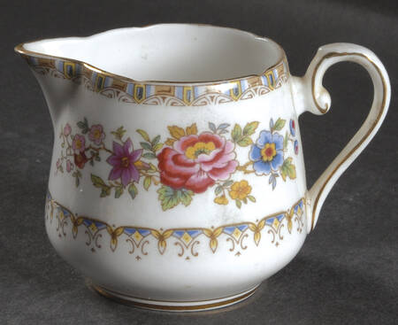 Malvern (Scalloped) Mini Creamer by Royal Grafton