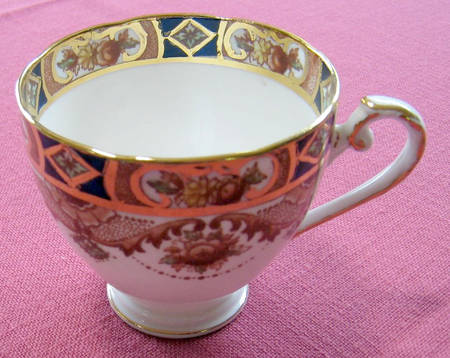 Carina Footed Cup & Saucer Set