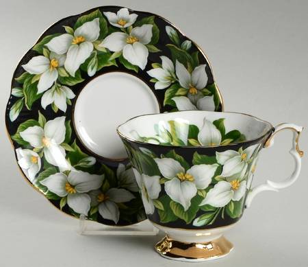 Flora Series Footed Cup & Saucer Set