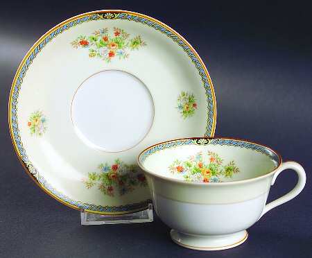 RO66 Footed Cup & Saucer Set