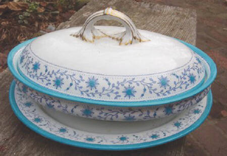 Star Wreath Oval Covered Vegetable
