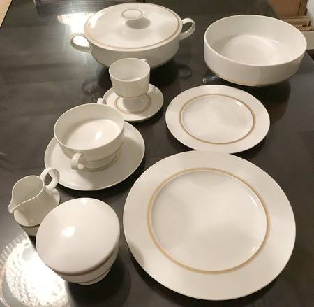 R862 Dinner Plate