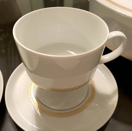 R862 Footed Cup & Saucer Set