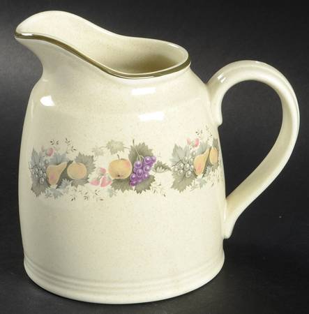 Harvest Garland 24 Oz Pitcher