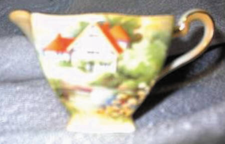 Red Roof Cottage Yellow Albans Creamer