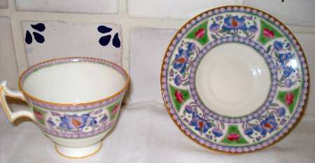 E8068 Footed Cup & Saucer Set