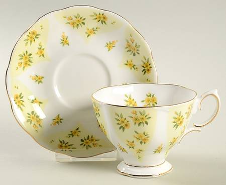 Debutante Series Footed Cup & Saucer Set
