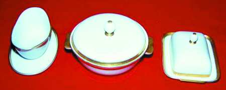 3177 Gravy Boat with Attached Underplate