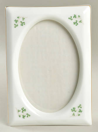 Trellis Shamrock Giftware Frame Holds 3 1/2" X 5"