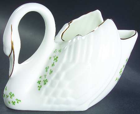 Trellis Shamrock Giftware Medium Swan
