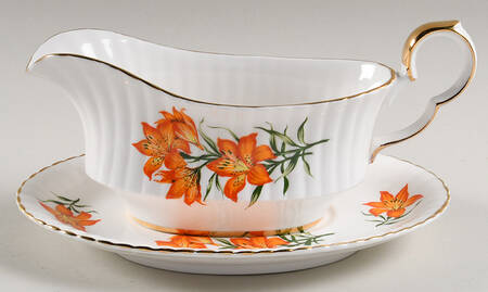 Prairie Lily (Ribbed, Gold Trim) Gravy Boat & Underplate