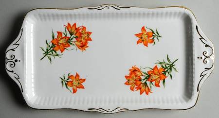 Prairie Lily (Ribbed, Gold Trim) Large Sandwich Tray