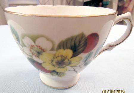 8222 Footed Cup