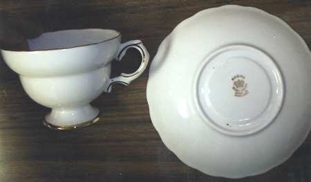 RIA33 Footed Cup & Saucer Set