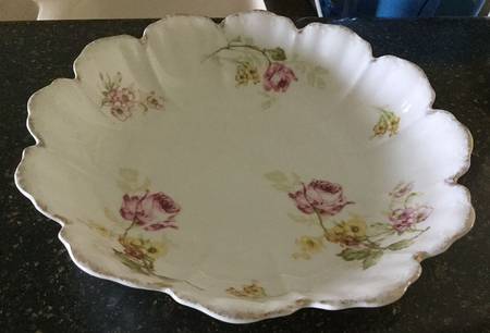 R903 10" Round Vegetable Bowl
