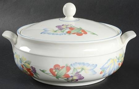 Fontainebleau Round Covered Vegetable