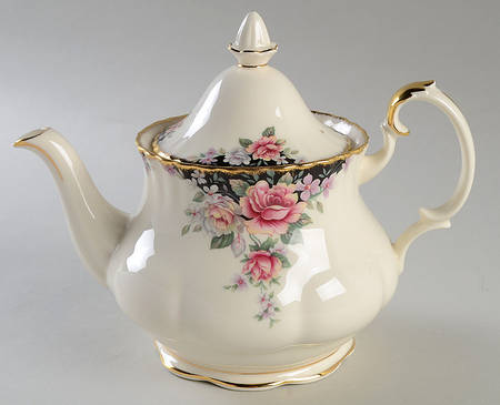 Operetta Teapot & Lid