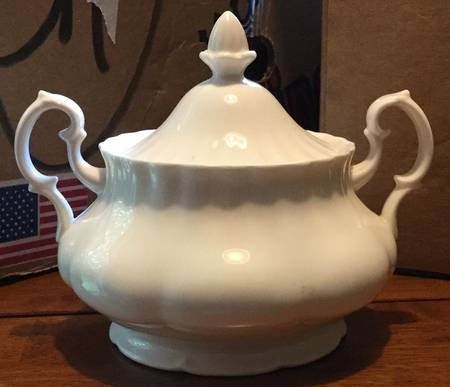 Affinity Sugar Bowl & Lid