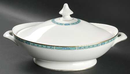 Antwerp Oval Covered Vegetable